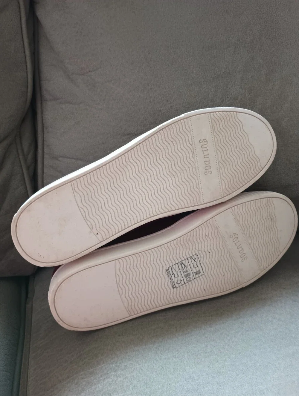 Soludos Wine Velvet Sloth Sneaker Womens Size 9.5